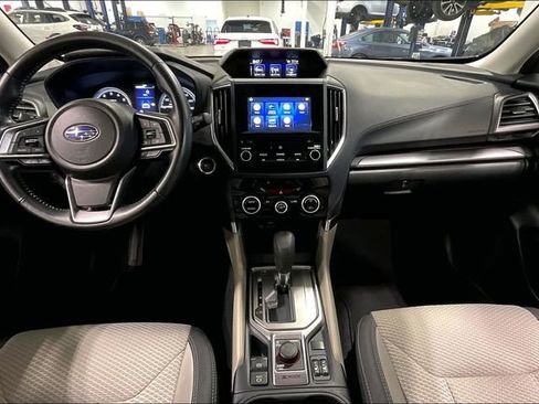Used 2020 Subaru Forester Premium image 15