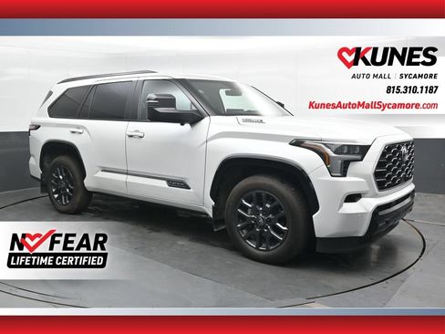 Used 2025 Toyota Sequoia Platinum AWD/4WD image 1