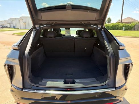 Used 2024 Cadillac Lyriq Luxury RWD image 9