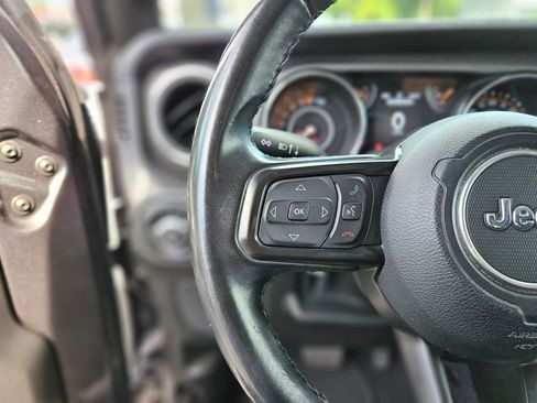 Used 2021 Jeep Gladiator Sport image 26
