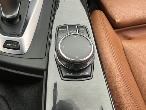 Used 2017 BMW 330e image 25