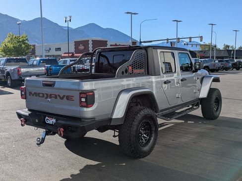 Used 2021 Jeep Gladiator Mojave AWD/4WD image 3