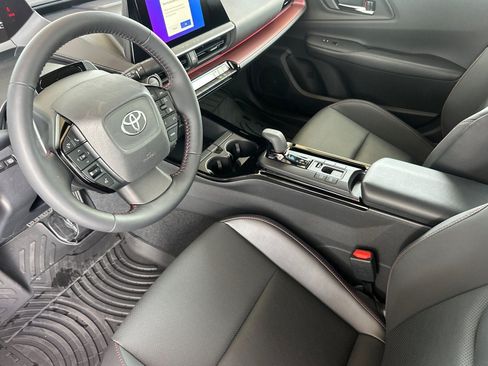 New 2027 Toyota Prius Plug-In Hybrid FWD image 11