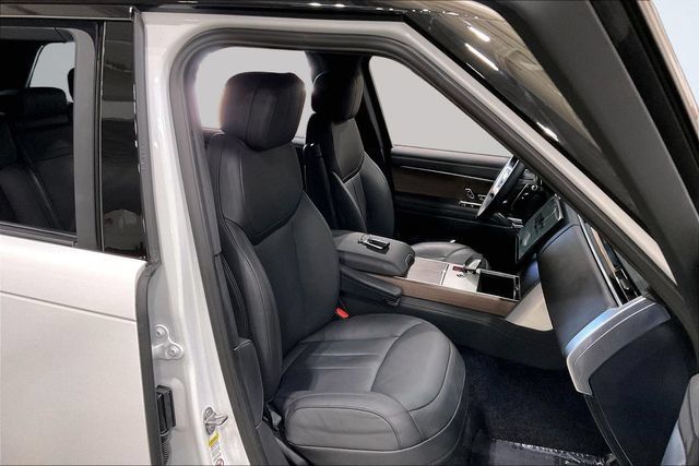 Used 2025 Land Rover Range Rover Long Wheelbase SE AWD/4WD image 9
