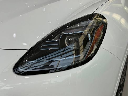 Used 2025 Maserati Grecale Modena AWD/4WD image 44