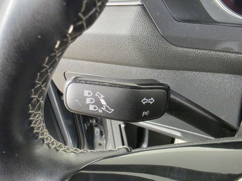 Used 2020 Volkswagen Tiguan SE R-Line FWD image 18