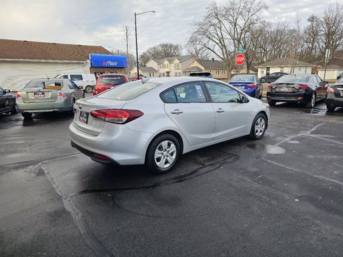 Used 2018 Kia Forte LX w/ LX Popular Package image 10