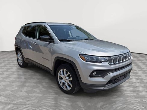 Used 2022 Jeep Compass Latitude AWD/4WD image 7
