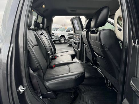 Used 2017 RAM 1500 Laramie image 32