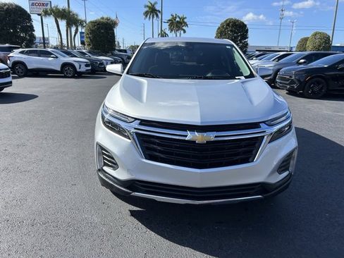 Used 2022 Chevrolet Equinox LT image 2