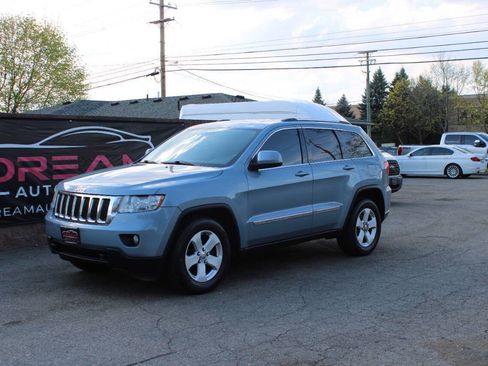 Used 2012 Jeep Grand Cherokee Laredo image 1