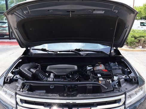 Used 2020 GMC Acadia SLT w/ Driver Alert Package II FWD image 26
