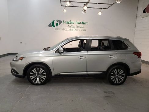 Used 2020 Mitsubishi Outlander ES AWD/4WD image 3