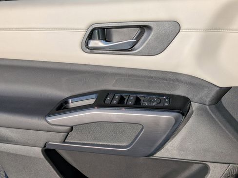 New 2026 Nissan Pathfinder SL w/ SL Premium Package FWD image 13