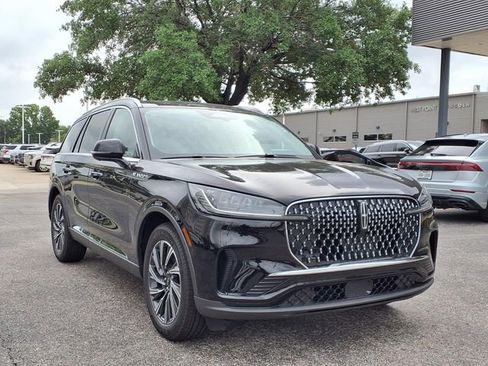 New 2026 Lincoln Aviator 2WD image 4