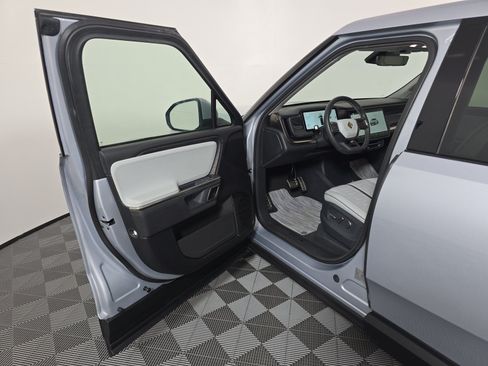 Used 2023 Rivian R1T Adventure AWD/4WD image 16