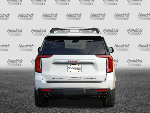 Used 2023 GMC Yukon Denali w/ Advanced Technology Package AWD/4WD image 7
