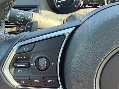 Used 2025 Acura RDX SH-AWD image 18