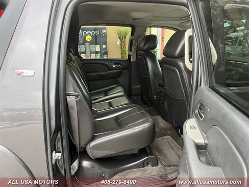 Used 2010 Chevrolet Avalanche LT w/ Luxury Package AWD/4WD image 31