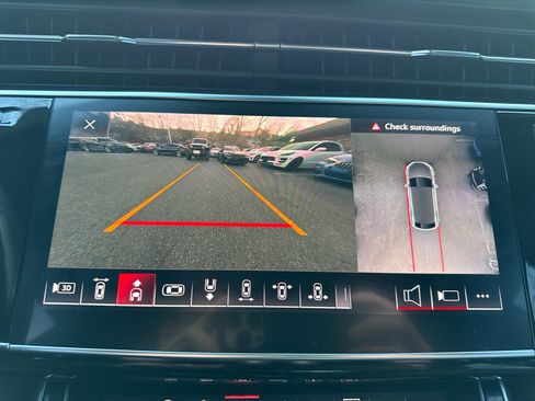 Used 2019 Audi Q8 Premium Plus w/ Premium Plus image 59