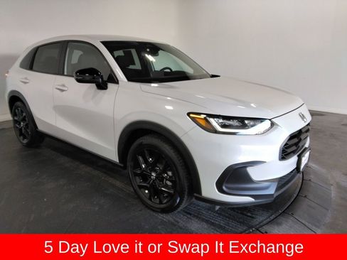 Used 2025 Honda HR-V Sport image 3