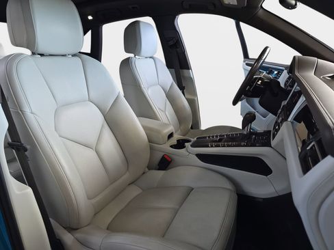 Used 2019 Porsche Macan S AWD/4WD image 12