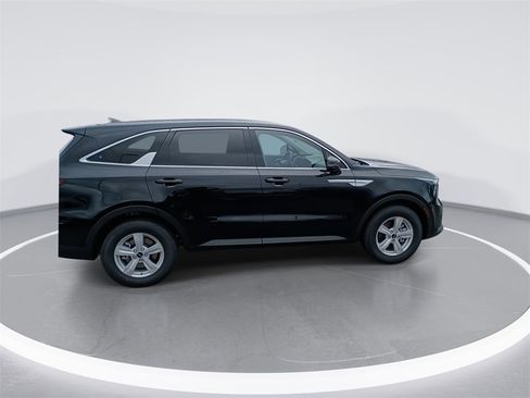 New 2026 Kia Sorento LX image 9