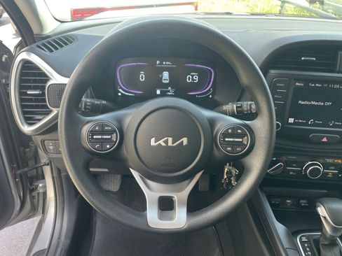 Used 2025 Kia Soul LX w/ LX Technology Package image 25