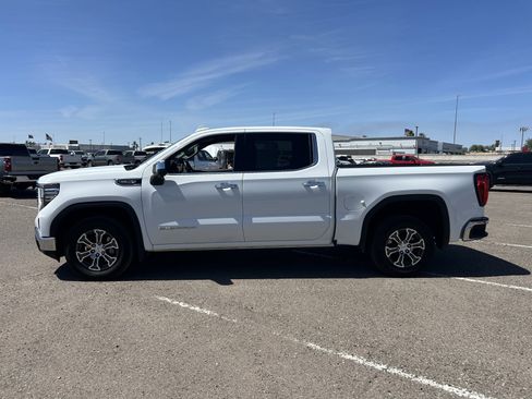Used 2025 GMC Sierra 1500 SLT RWD image 2