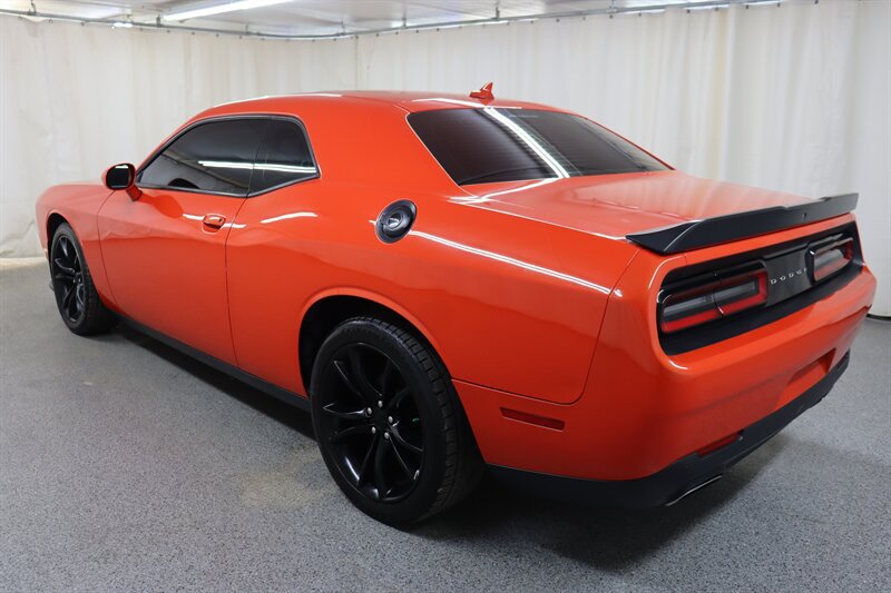Used 2016 Dodge Challenger SXT w/ Blacktop Package RWD image 4