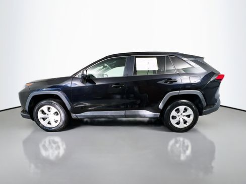 Used 2021 Toyota RAV4 LE image 9