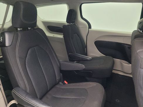 Used 2023 Chrysler Voyager LX FWD image 19