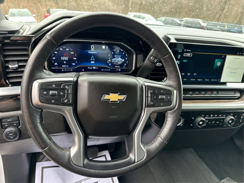 Used 2022 Chevrolet Silverado 1500 LT AWD/4WD image 18