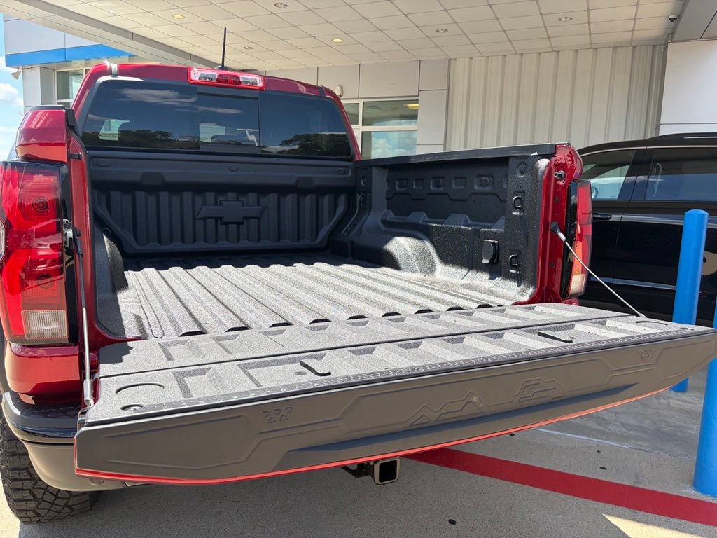 New 2026 Chevrolet Colorado ZR2 w/ Technology Package AWD/4WD image 13