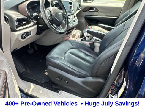 Used 2019 Chrysler Pacifica Touring-L Plus FWD image 7