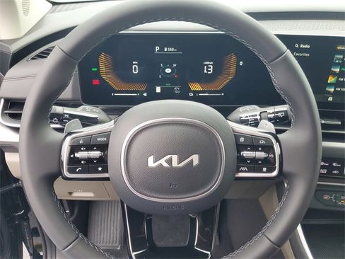 New 2026 Kia Carnival LXS image 17