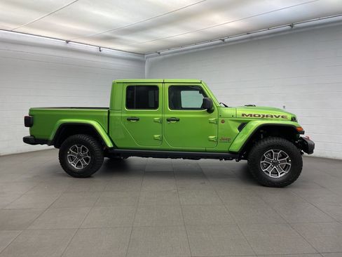 New 2025 Jeep Gladiator Mojave w/ Convenience Group image 2