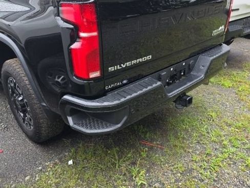 Used 2024 Chevrolet Silverado 2500 High Country w/ High Country Premium Package AWD/4WD image 7
