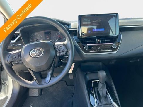 Used 2025 Toyota Corolla LE image 15