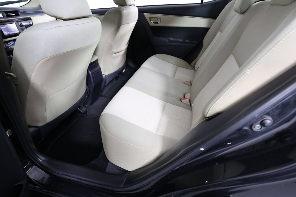 Used 2014 Toyota Corolla LE FWD image 17
