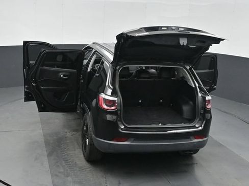 Used 2018 Jeep Compass Latitude FWD image 52