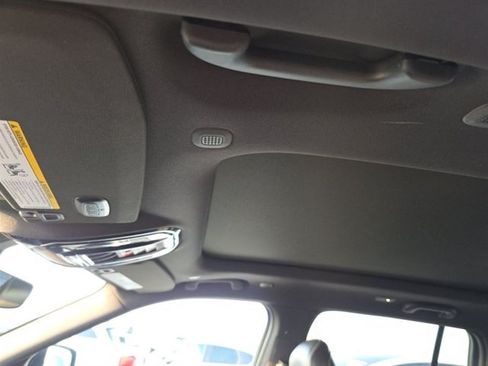 Used 2023 Jeep Grand Cherokee Overland w/ Rear Seat Video Group I AWD/4WD image 10