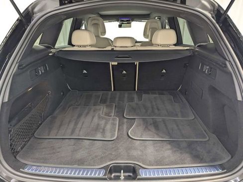 Used 2023 Mercedes-Benz GLC 300 w/ Exclusive Trim Package image 28