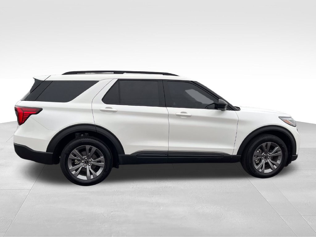 Used 2026 Ford Explorer Active w/ Active Comfort Package AWD/4WD image 6