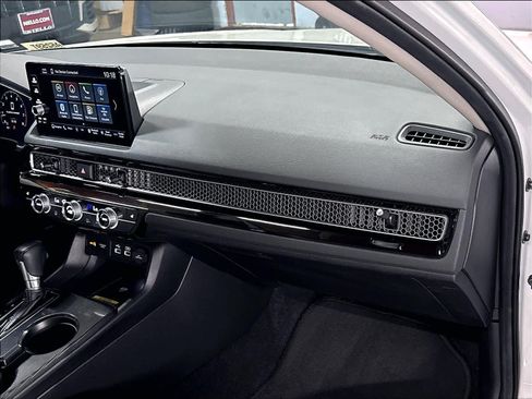 Used 2024 Honda Civic Touring image 17