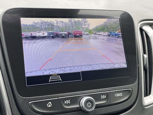 Used 2025 Chevrolet Malibu LT FWD image 11