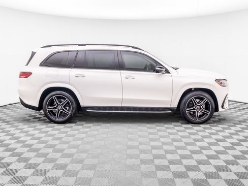 Used 2024 Mercedes-Benz GLS 450 4MATIC image 6