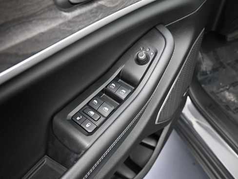 Used 2022 Jeep Grand Cherokee Limited image 14