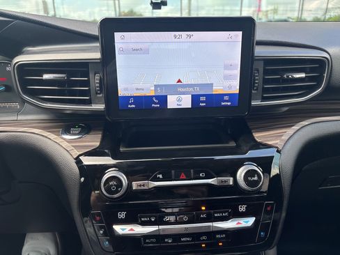 Used 2021 Ford Explorer Limited w/ Equipment Group 301A RWD image 14