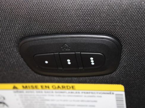 Used 2025 Chrysler Pacifica Select FWD image 35